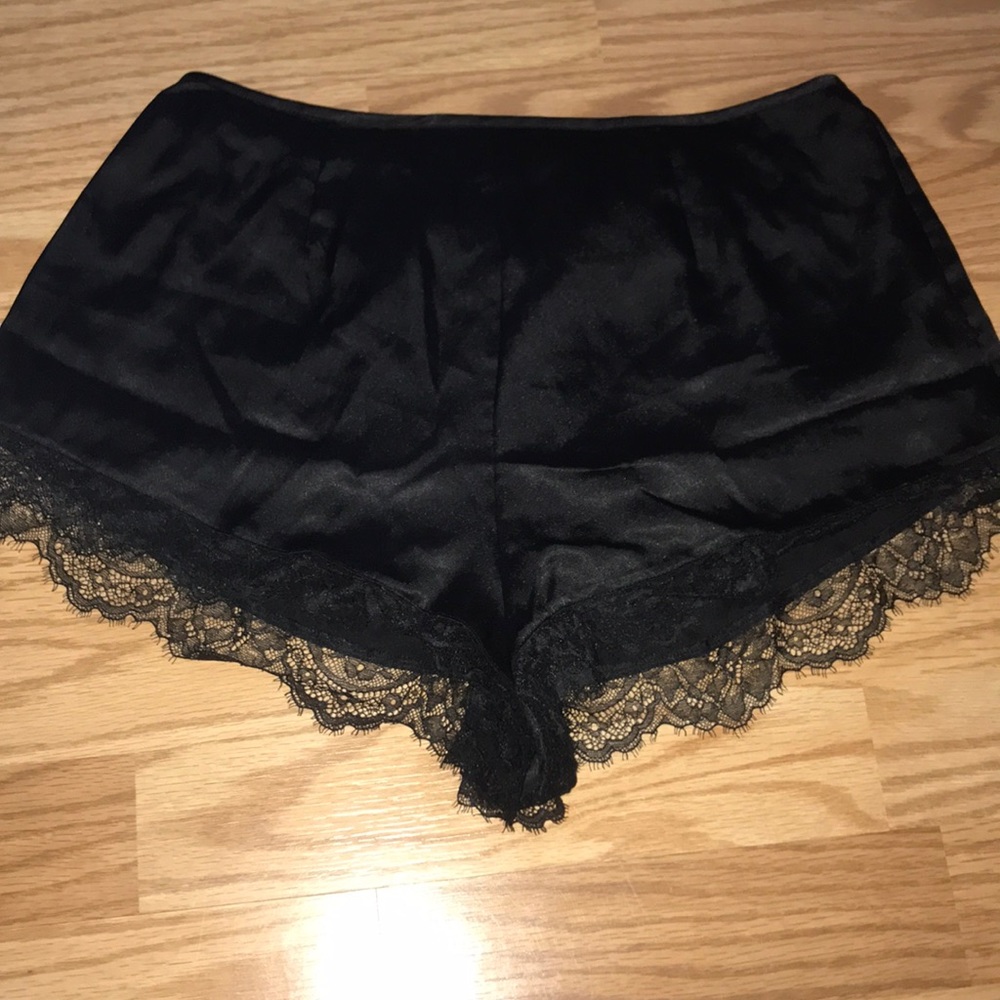Black lace Victoria’s Secret shorts!